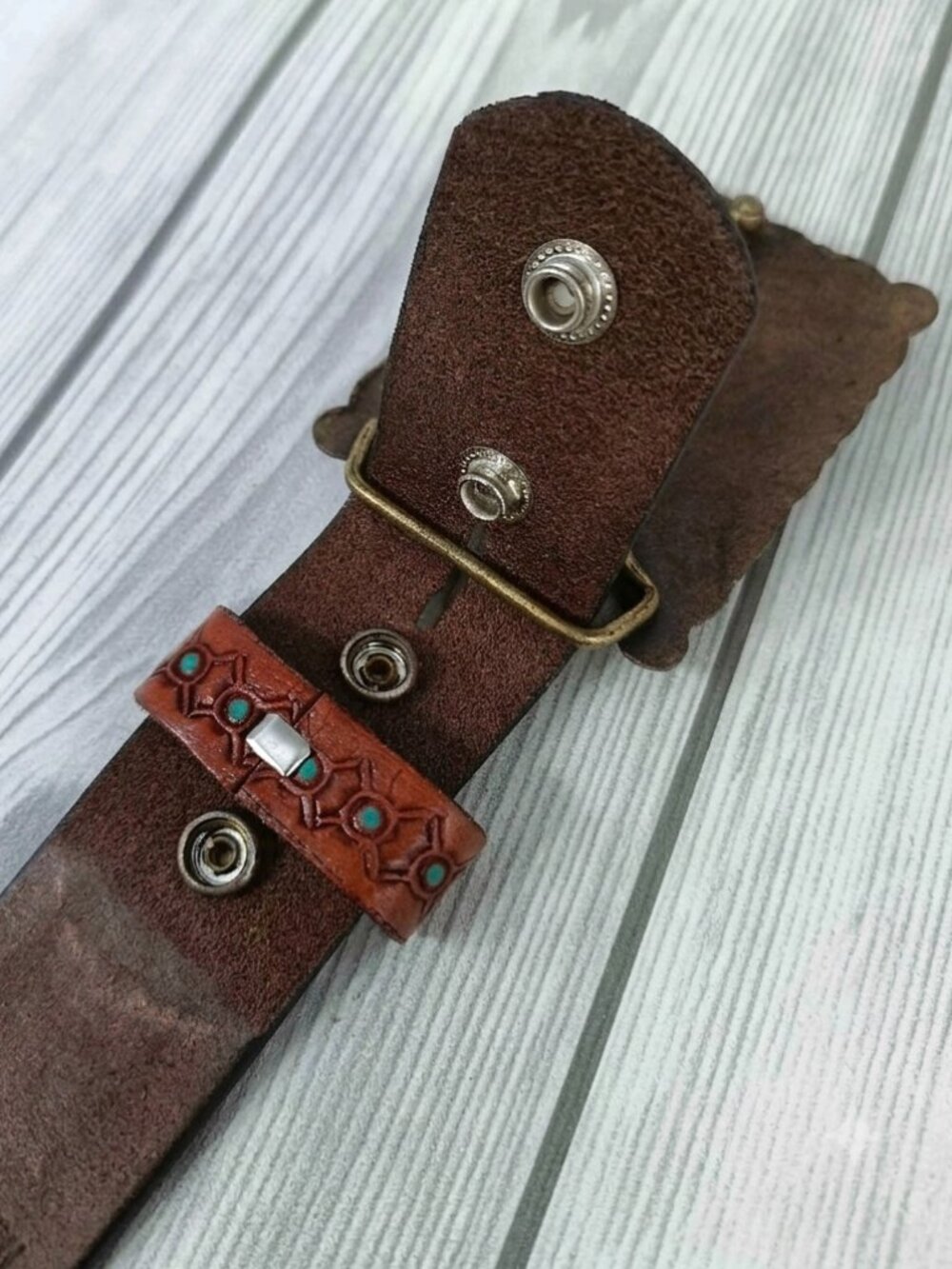 Western Honeycomb Tooled belt, Leather Embossed Belt with Turquoise Dots, Unisex - Picture 8 of 12